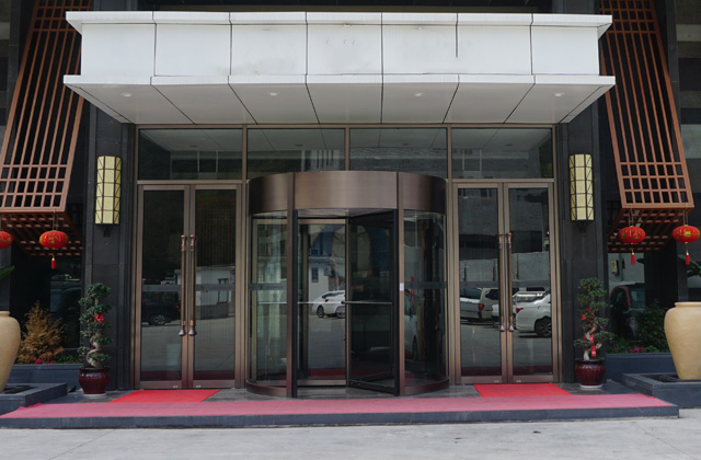 自动旋转门安装