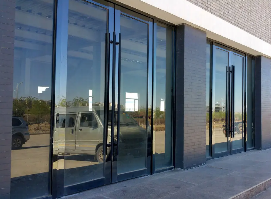 不锈钢玻璃地弹门