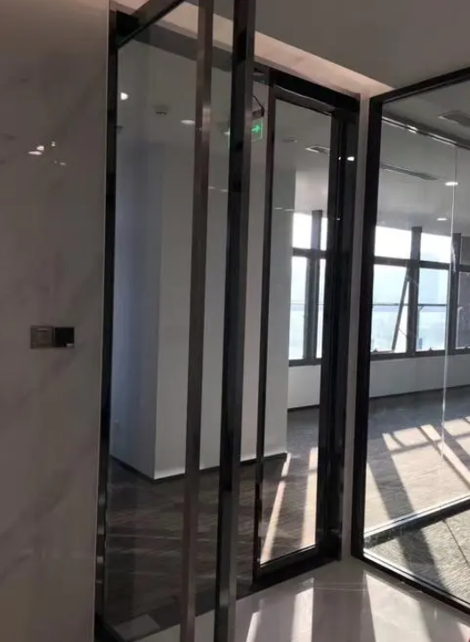 不锈钢玻璃地弹门